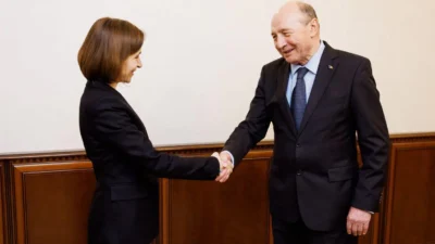 Maia Sandu, către Traian Băsescu: „Domnule Băsescu, de azi sunteți nu doar fratele nostru, ci și concetățeanul nostru. Vă așteptăm acasă!”