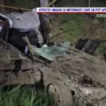 Impact violent în Caraș-Severin! O mașină a ieșit de pe șosea și a rupt o țeavă de gaz. Trei tineri au ajuns la spital