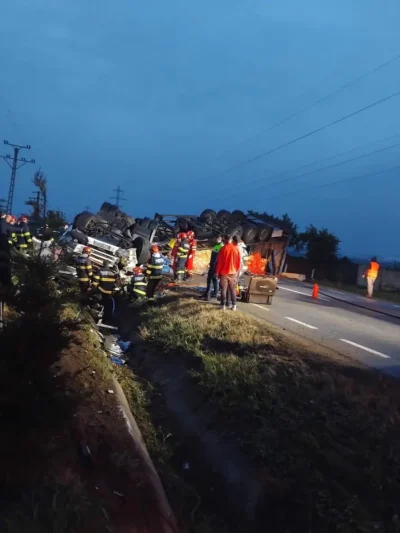 Impact violent între un TIR și o mașină în Gorj. Un șofer a murit, celălalt a fost grav rănit