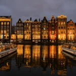 Amsterdam da tonul în Europa: reclamele la carne și combustibili fosili, interzise complet