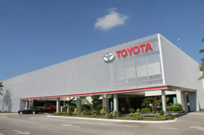 Probleme majore pentru Toyota. Constructorul auto estimează pierderi de miliarde din cauza situației din Orientul Mijlociu