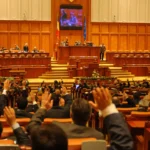 Guvernul Ilie Bolojan, în pericol de demitere. Ce prevede Constituția în cazul unei moțiuni de cenzură