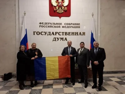 Diana Șoșoacă a dus tricolorul la Moscova: „DELEGAȚIA S.O.S ROMÂNIA A SĂRBĂTORIT ZIUA DRAPELULUI ÎN DUMA DE STAT A FEDERAȚIEI RUSE”