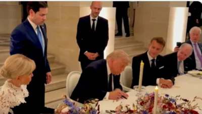 Donald Trump a semnat acordul de pace cu Iranul: „Vor bombarda Iranul în situația în care termenii stabiliți nu vor fi respectați cu strictețe”