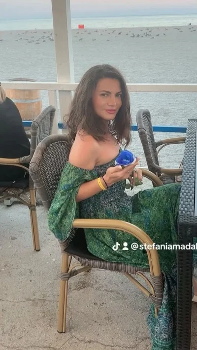 Giorgiana Radu-Avramescu: Trandafirul care din mare înflorește