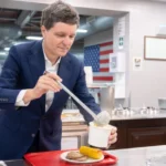Nicușor Dan a mâncat la popotă cu oficialii americani la Baza Aerian Mihail Kogălniceanu: „România este pregătită să îşi asume o parte mai mare din propria apărare”