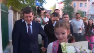 Nicușor Dan critică deschis reformele din învățământ. „Educația nu înseamnă doar note sau examene”