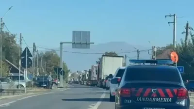 Revoltă a transportatorilor din cauza sistemului TollRo. Zeci de camioane au ieșit pe străzi